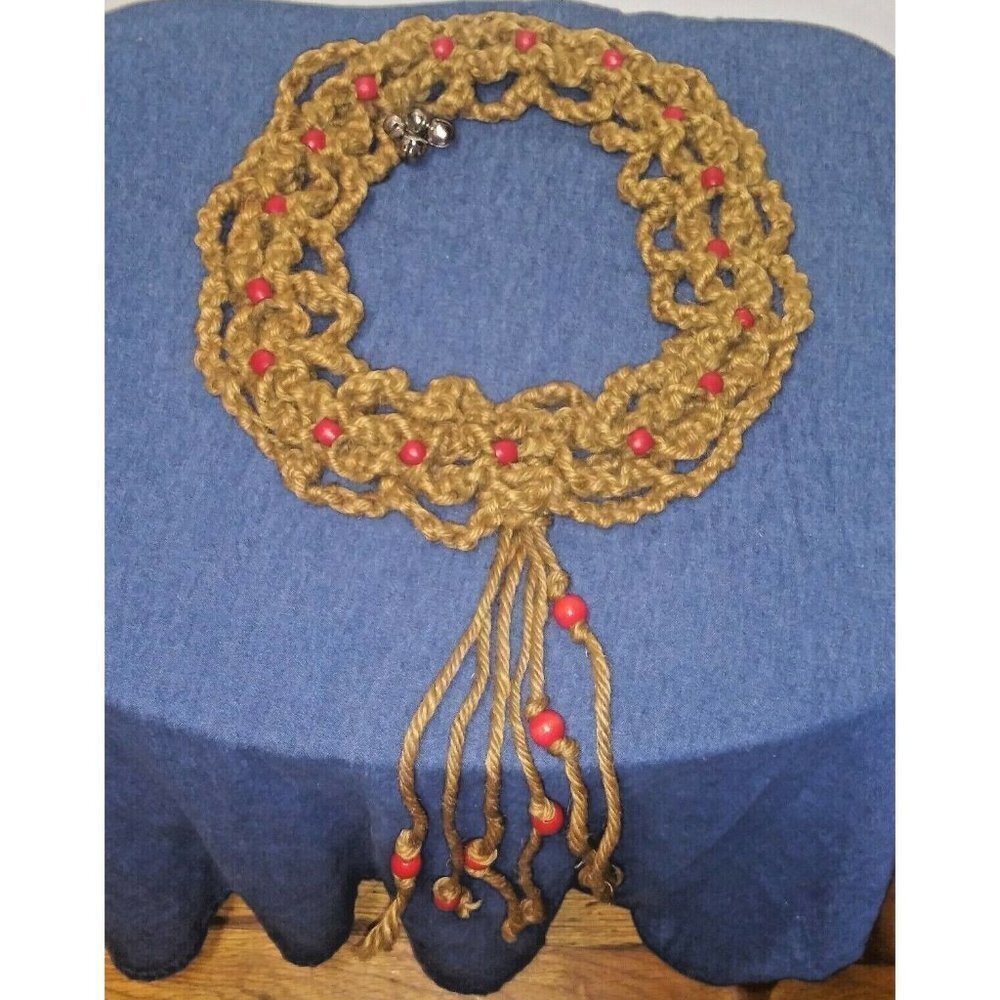 Wreath/Centerpiece Jute/hemp rope 12.5" woven W/beads and strands Christmas